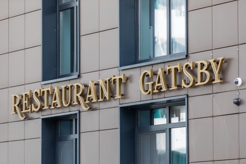 "Restaurant Gatsby" sign