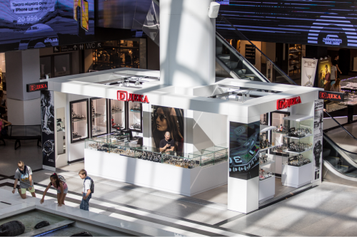 Facade advertising design for "DEKA"