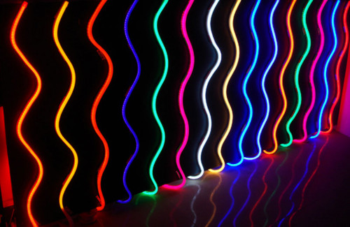 Neon or LEDs for signs: what to choose?